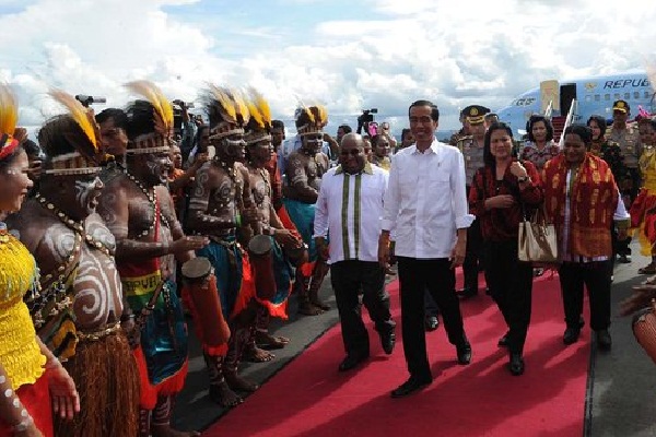 Presiden Jokowi di Papua (Sumber Google)