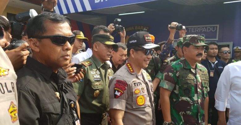 Kapolri dan Panglima TNI Tinjau Arus Mudik (Sumber Tribun)