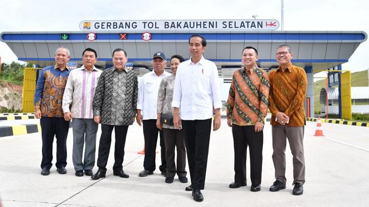 Presiden Jokowi saat meresmikan tol Bakauheuni Lampun (sumber Tempo.co)