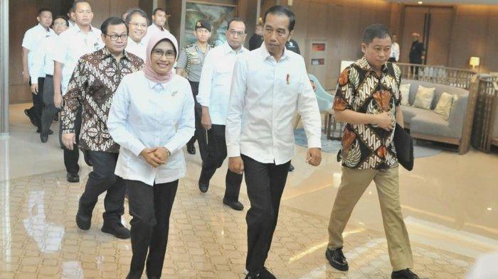 Presiden Jokowi mendatangi PLN (foto tribunnews)