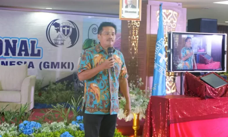 Staf Ahli Mendagri, Togap Simangunsong mewakili Wakil Menteri Dalam Negeri John Wempi Wetipo memberikan materi mengawal dan mempercepat pembangunan kesejahtraan OAP pada tiga provinsi baru di Papua, Jumat (26/8)